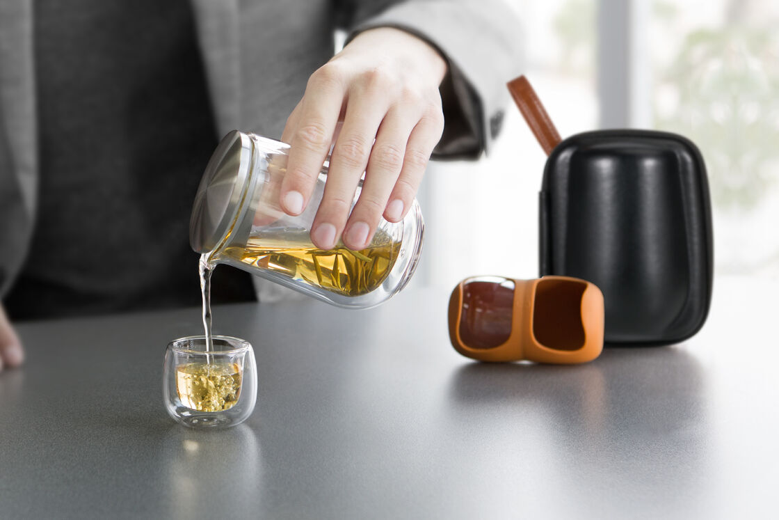 New Design Samadoyo Portable Travel Bag Tea Set Glass Teapot Two Tea Cups Portable Tea Set with Travelling Bag